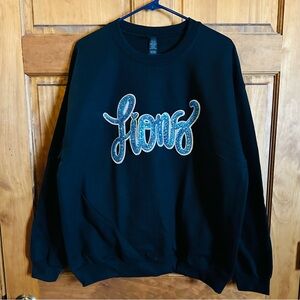 Detroit Lions sweatshirt! Glitter sequin bedazzled, lions logo crewneck size L